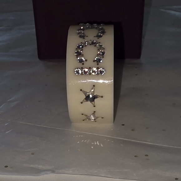 Authentic!! GUCCI "DEADSTOCK" IVORY Cuff Bracelet with Silver Rhinestones - Picture 16 of 16